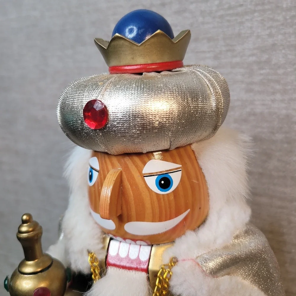 Vintage Wiseman Wooden Nutcracker Limited Edition 2004 14